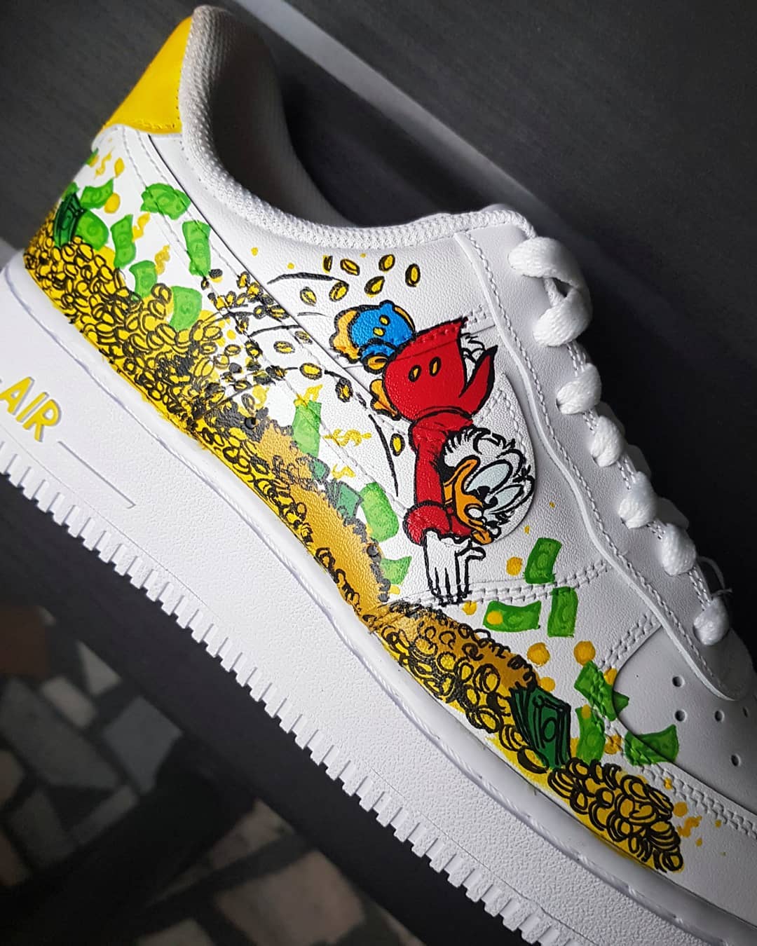 Cartoon Duck Gold Coin Red Green Custom Air Force 1