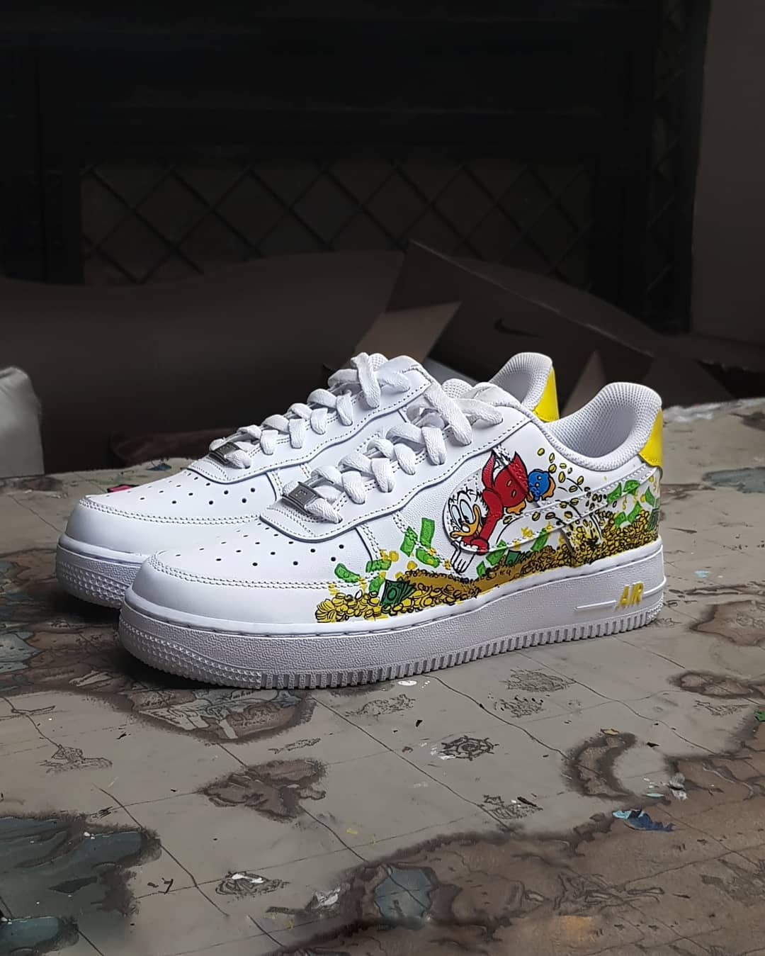 Cartoon Duck Gold Coin Red Green Custom Air Force 1