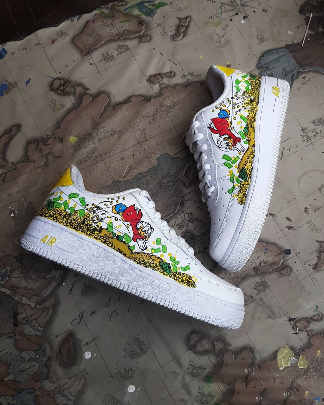 Cartoon Duck Gold Coin Red Green Custom Air Force 1